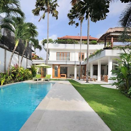 Villa Wania Kuta  Luaran gambar
